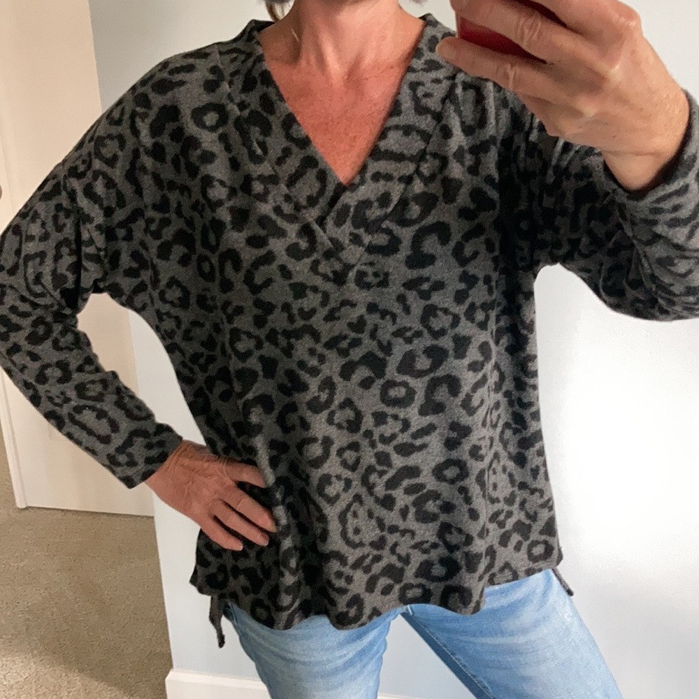 Long Sleeve Animal Print Tunic Top - Picture 7 of 7